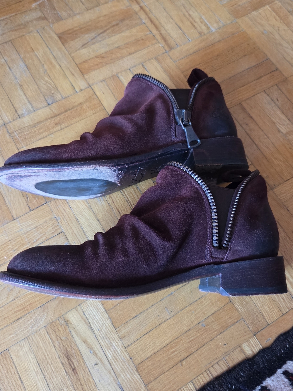 John Fluevog Burgundy Suede Zip-Top Ankle Shoe - Picture 4 of 6